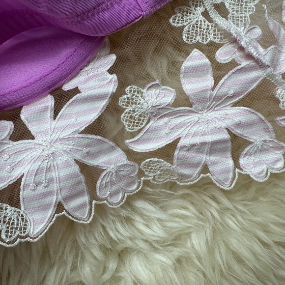 Victoria’s Secret flower bra 36C - Picture 7 of 8